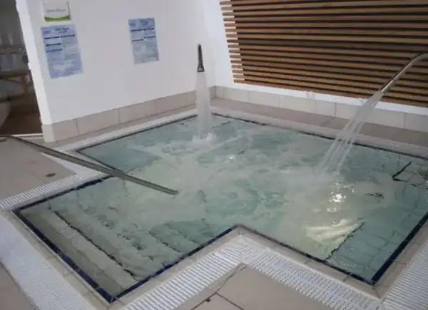 Spas & Jacuzzis